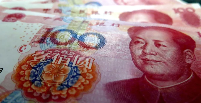 Brasil em Alerta: Dívida Pública Atinge R$ 10,3 Bilhões e Nova Emissão em Yuan Aumenta Preocupações com Controle Chinês