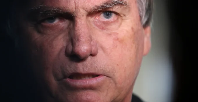 PGR Barrra Revisão Criminal de Bolsonaro: Defesa Busca Anular Condenação de 27 Anos em Caso de Tentativa de Golpe