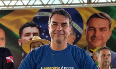 Flávio Bolsonaro defende Eduardo e ataca Alexandre de Moraes após condenação de 4 anos por coação em caso de golpe de Estado