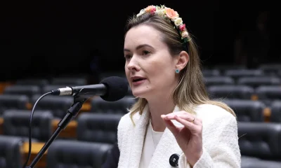 Câmara dos Deputados aprova urgência para projeto que suspende demarcação de terras indígenas em SC, gerando polêmica