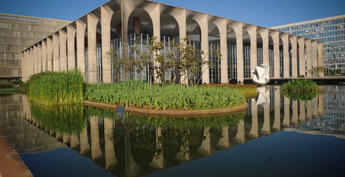 Itamaraty Celebra Acordo de Paz Histórico entre EUA e Irã e Pede o Fim Imediato de Todas as Hostilidades no Oriente Médio