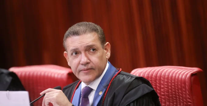 PGE Contra Suspensão de Pesquisa que Liga Flávio Bolsonaro a Daniel Vorcaro: Entenda o Caso
