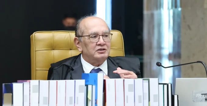 Gilmar Mendes critica projeto que permite advocacia privada a membros da AGU, veja o que muda