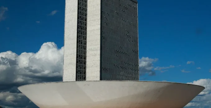 Ano Eleitoral: Deputados Gastam R$ 110 Milhões em Seis Meses com Cotão; Divulgação e Aluguel de Carros Lideram.