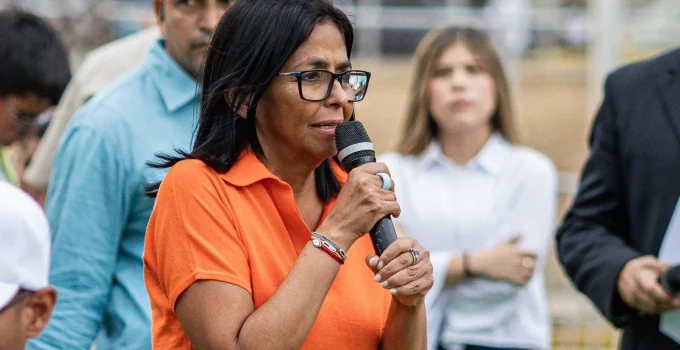 Venezuela Restringe Jornalistas em Áreas de Terremoto Após Críticas sobre Abandono e Caos nos Resgates