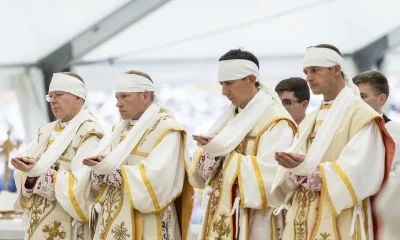 FSSPX Excomungada: Papa Francisco toma medida drástica contra grupo católico tradicionalista após ordenações sem permissão