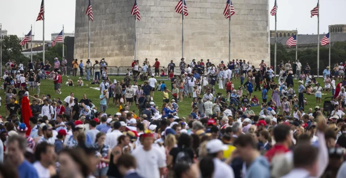 EUA: Calor Extremo e Tempestade Abalam Celebrações de 250 Anos da Independência, Trump Lidera Eventos