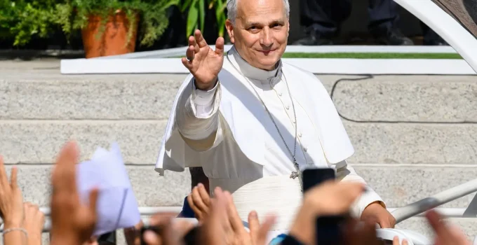 Papa Leão XIV em Lampedusa: "Migrantes são vítimas de decisões tomadas e não tomadas", alerta em missa emocionante