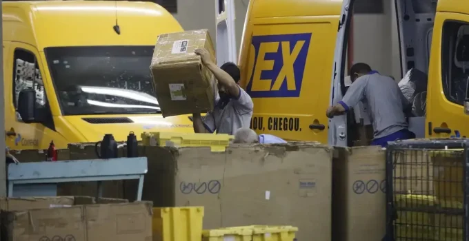 Governo Lula recorre ao TCU contra falhas apontadas em empréstimo bilionário para os Correios: entenda o caso