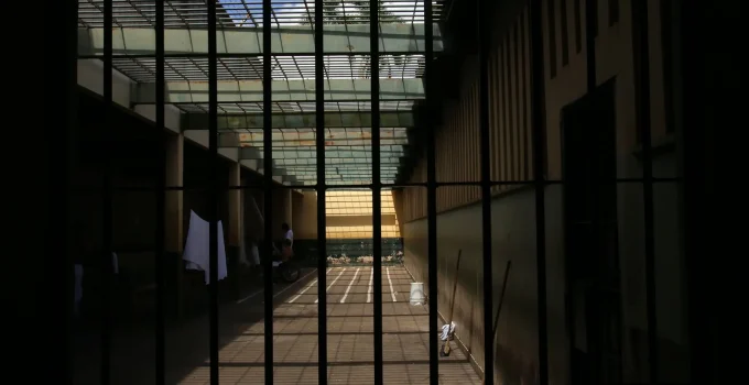 Relatório do Senado: Presos do 8 de Janeiro Relatam Demora em Socorro Médico Após Morte de Detento na Papuda