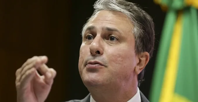 Tensão PT-Alcolumbre: Novo Líder do Senado Admite "Arranhão" que Trava Pautas Cruciais do Governo Lula