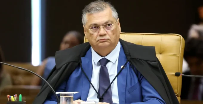 Dino adia veredito sobre desvios: "ainda é cedo" para acusar Valdemar Costa Neto de peculato em emendas