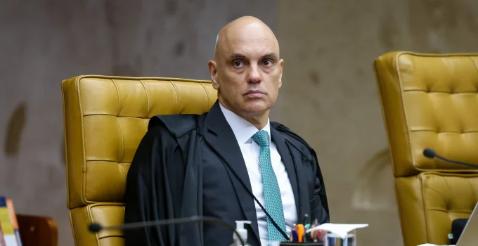 Alexandre de Moraes proíbe Flávio Bolsonaro de visitar o pai, Jair Bolsonaro: Entenda o motivo da punição severa