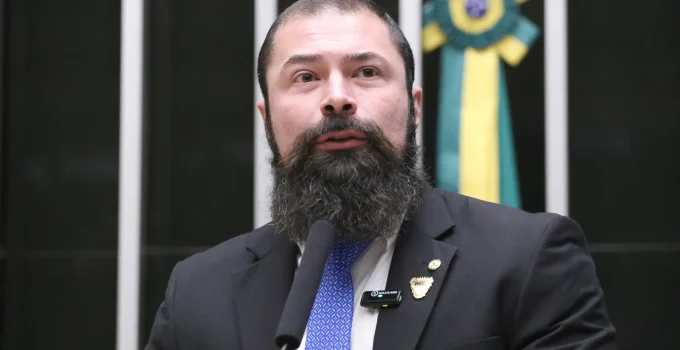 Decisão Judicial Surpreendente: Deputado Bilynskyj Condenado a Pagar R$ 15 Mil por Associar PT ao Narcotráfico