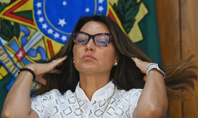 Janja rebate críticas sobre gastos em viagens e acusa extrema-direita de "misoginia pura" e estratégia para atingir Lula