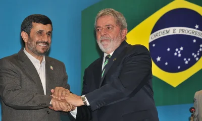 Israel Tentou Recrutar Ex-Presidente Iraniano Mahmoud Ahmadinejad para Liderar o Irã, Diz Jornal Americano
