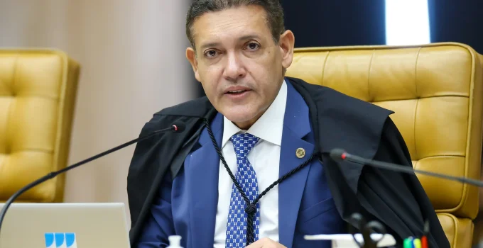 Nunes Marques Arquiva Ação do PSOL Contra Bolsonaro Sobre CPI da Covid, Citando PGR: "Ausência de Conduta Típica"
