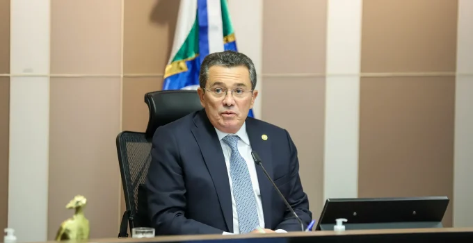 TCU Libera "Penduricalhos" Acima do Teto para Servidores do Congresso e do Tribunal de Contas