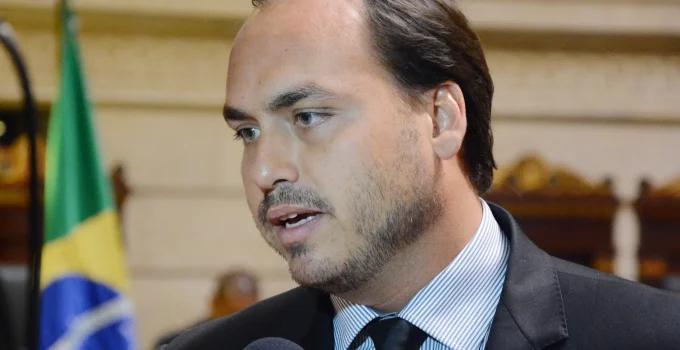 Carlos Bolsonaro: MP Eleitoral Arquiva Questionamento Sobre Domicílio Eleitoral em Santa Catarina; Entenda o Caso