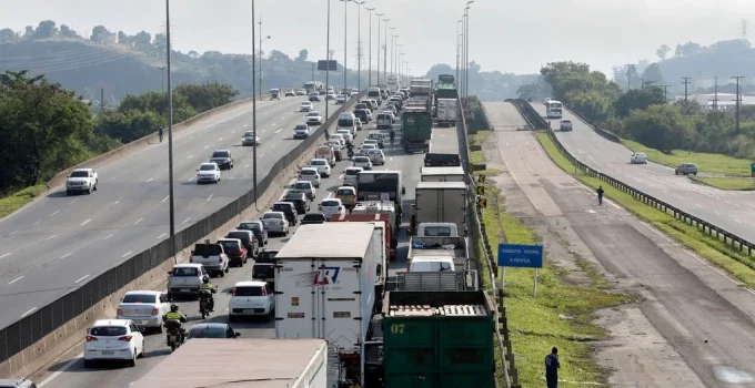 MP do Frete: Lula evita greve e acende polêmica com perdão de multas para caminhoneiros