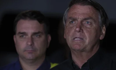 Flávio Bolsonaro: "Jair Bolsonaro foi enterrado vivo" por Moraes; Aliados reagem e acusam ministro de perseguição política