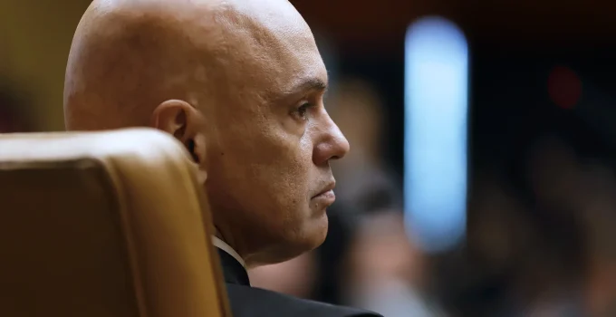 Decisão de Moraes impede encontro de Javier Milei com Bolsonaro em visita ao Brasil; entenda o motivo