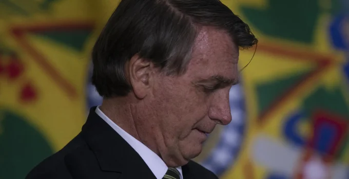 PGR defende prisão domiciliar de Bolsonaro, mas pede veto a visitas políticas para evitar interferência eleitoral