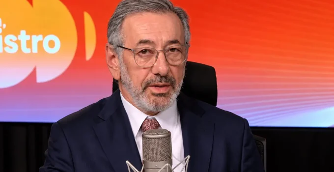 Guerra Comercial: Ministro de Lula Afirma que Brasil "Não é Covarde" Diante de Tarifas dos EUA e Critica Interferência Política