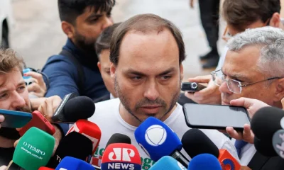 Carlos Bolsonaro alfineta esquerda: "Acuse-os do que você faz", rebate acusações de "gabinete do ódio"