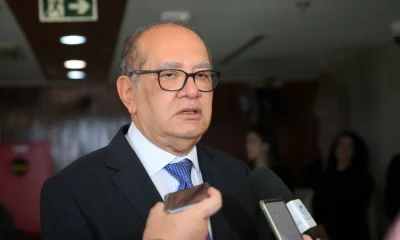 Gilmar Mendes detona Flávio Bolsonaro por falas sobre urnas eletrônicas e relação com empresa venezuelana Smartmatic