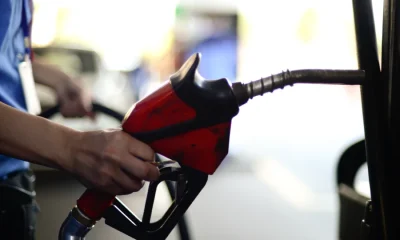 MPF aciona Justiça Federal contra aumento da mistura de etanol na gasolina, alegando falta de estudos e risco para veículos mais antigos