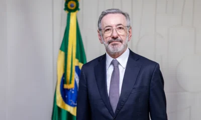 EUA Impõem Dupla Taxação de 37,5% em Exportações Brasileiras: Setores Estratégicos em Alerta Máximo