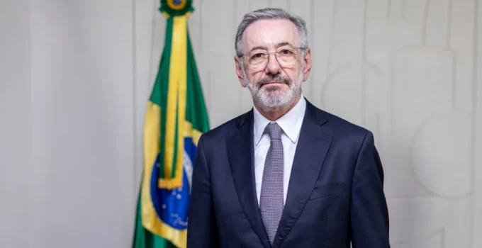 EUA Impõem Dupla Taxação de 37,5% em Exportações Brasileiras: Setores Estratégicos em Alerta Máximo