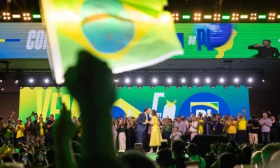 Michelle Bolsonaro Surge em Vídeo: PL Apostando em Protagonismo Feminino e Apoio a Flávio Bolsonaro em Convenção Nacional