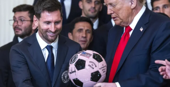 Sportswashing: Como Cristiano Ronaldo, Messi e Macron Usam o Futebol para Moldar a Geopolítica Global e a Imagem de Países