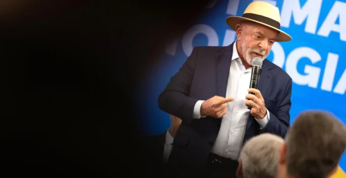 Comentário de Lula sobre Guerra do Paraguai Gera Críticas Severas de Políticos e Ex-Goleiro no País Vizinho: "Genocídio"