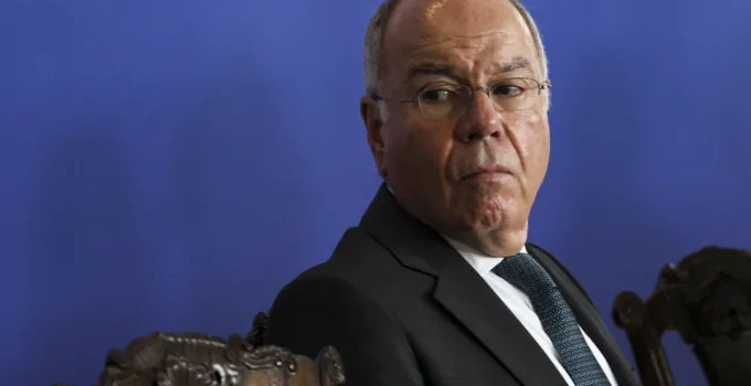 Itamaraty convoca embaixador argentino após falas de Milei: "Repulsa" e "impropérios" contra Lula e STF
