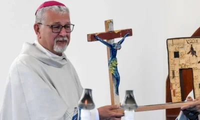 Jovens Católicos Reinventam a Fé: Clubes de Leitura Viram Fenômeno para Aprofundar Espiritualidade e Criar Comunidade