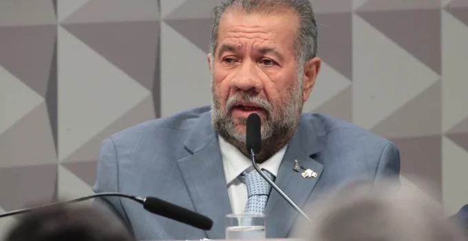 Lupi Expõe "Humilhação Demais": PDT Fora da Chapa de Senadores do PT em SP, Partido se Sente Marginalizado na Aliança