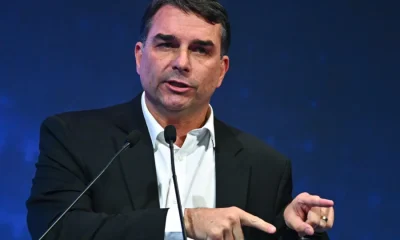Flávio Bolsonaro intensifica ação no STF contra Lula por fala sobre "enforcar traidores"
