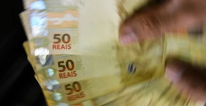 Governo prorroga Desenrola 2.0 até 31 de agosto: mais tempo para renegociar dívidas e alcançar 10 milhões de brasileiros