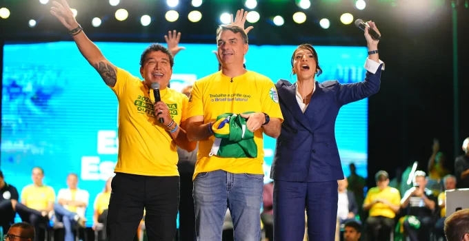 Flávio Bolsonaro: PL Acelera Acordos Estaduais para Fortalecer Candidatura Presidencial e Enfrenta Impasses Cruciais