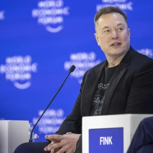 Elon Musk desafia lei democrata: XAI processa Minnesota por proibir IA que gera nudez, alegando excessos na regulamentação