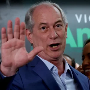 TRE-CE Adia Votação Crucial: União Progressista e Apoio a Ciro Gomes em Aberto