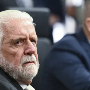 PF Revela 74 Ligações de Jaques Wagner com Ex-Sócio do Master e Viagens para "Ilha da Paixão"