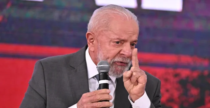 Lula sobre Lulinha: "Jura" inocência e garante: "Não usarei meu cargo para protegê-lo"