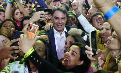 Flávio Bolsonaro: Vaquinha Virtual para Campanha Presidencial Arrecada R$ 24 Mil em Horas, Superando Expectativas Iniciais