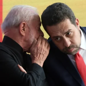 Boulos Afirma: Governo Lula Insistirá no Fim da Escala 6x1 Antes das Eleições, Ignorando Dificuldades no Congresso