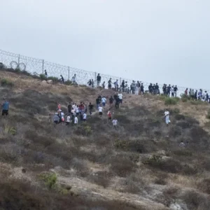 Casa Branca culpa "políticas globalistas de extrema esquerda" da Espanha por crise migratória em Ceuta com 60 mil entradas