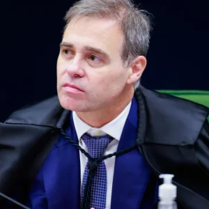 Lulinha, filho de Lula, vira alvo de segunda investigação no STF por suspeita de tráfico de influência na Dataprev